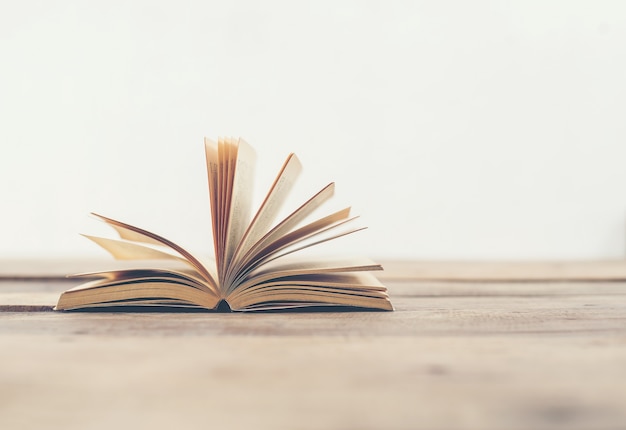 国内著名的十大养生专家是谁？